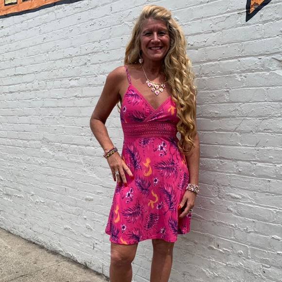 Meet your Posher, Lara - Picture 1 of 1